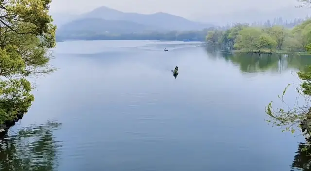 A rainy day at Bathing Wild Goose Bay is the proper way to experience the West Lake