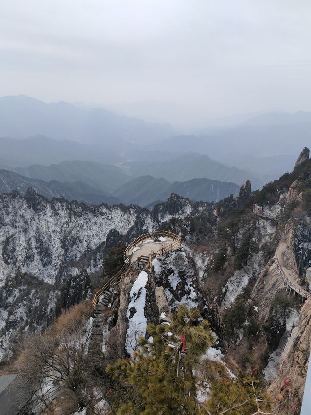 老君山的絕壁棧道