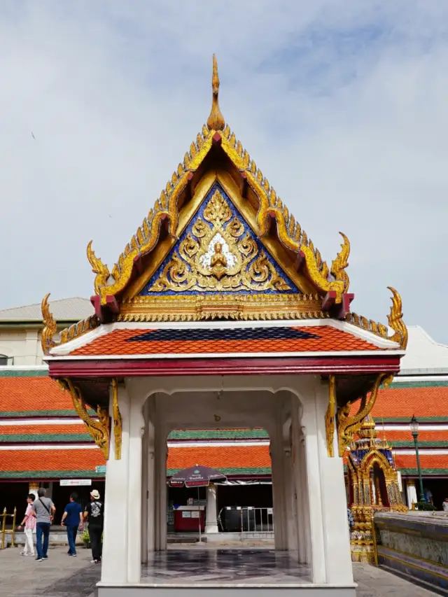 Thailand | A temple built to welcome war trophies
