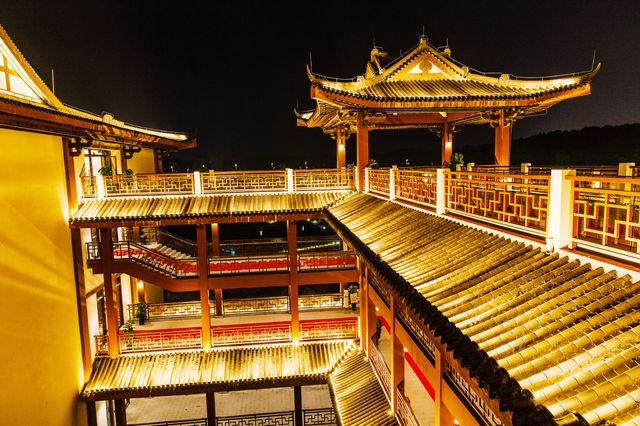 東融山莊酒店夜景