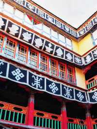 魅力西藏，藏傳佛教寺廟——強巴林寺。