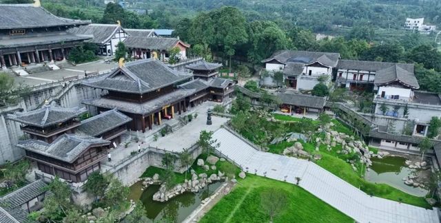 厚重大氣的綿竹吉祥寺。