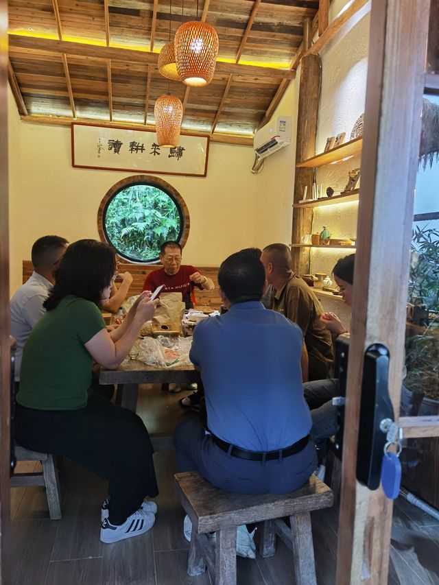 包下小院的快樂。