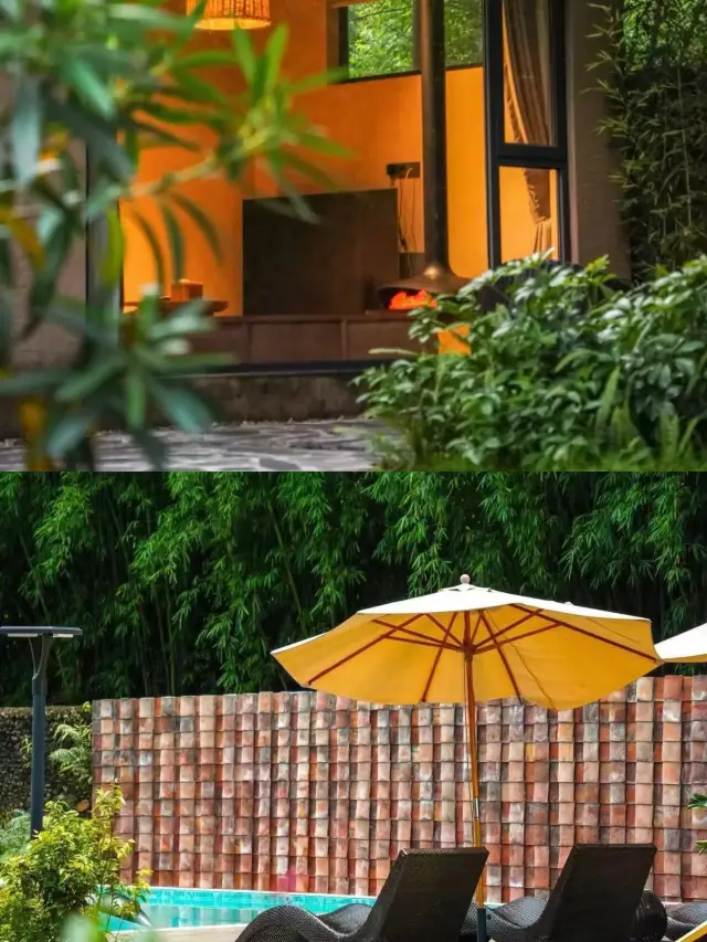 와! 숙소 문을 열면 바로 계곡이 있는 프라이빗 온천 홈스테이는 가을에 딱이에요.