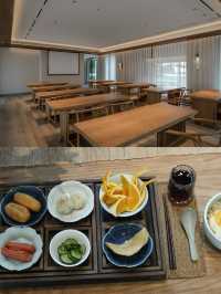 睡進山野麥田裡的江南幽靜居所。