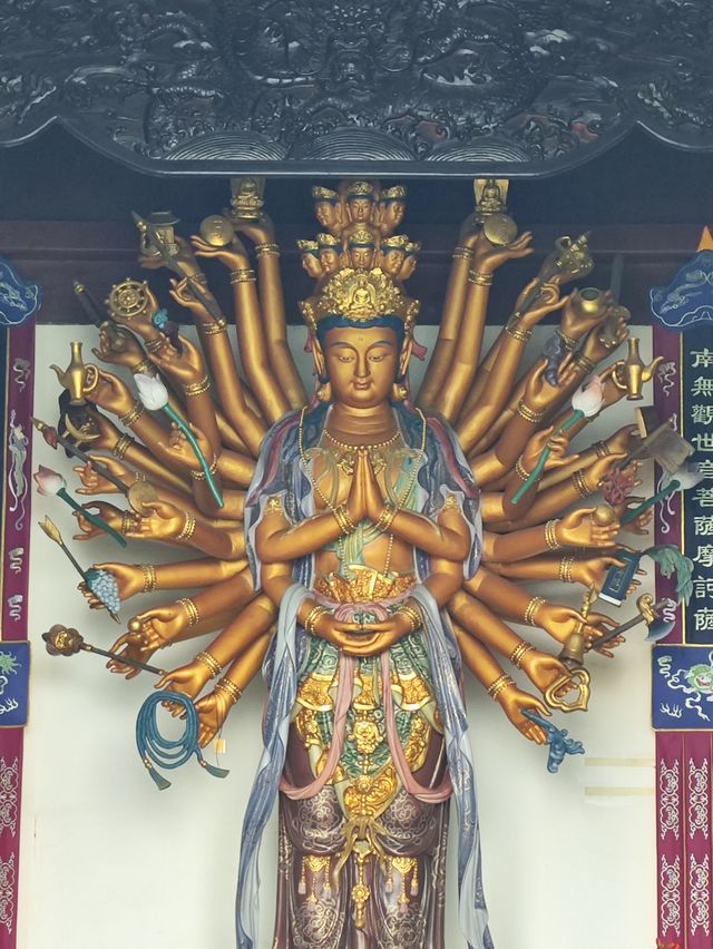 今日，我踏入了重元寺，開啟了一場心靈之旅。
