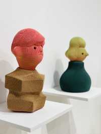 外灘免費看展，岩村遠回眸餘音。