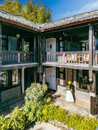 束河古鎮住進陽光滿溢的森林大院。