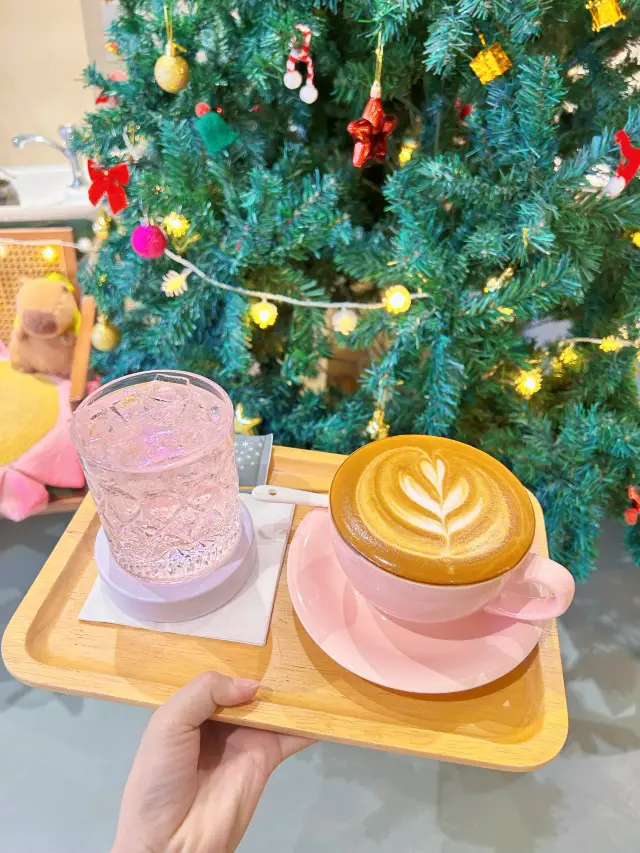 Weihai after the snow is like a fairy tale world. 