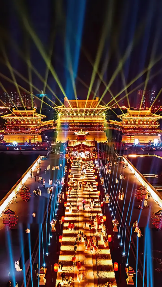 The Wind Rises in Luoyang: A Thousand Years in a Glance