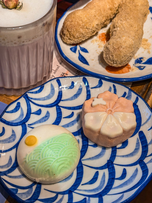 在這家店吃到了聖誕巧克力球！