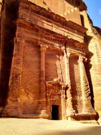 Exploring the Magnificent Treasury of Petra 🏺✨