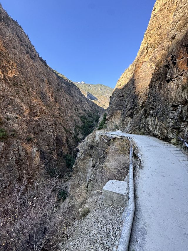 8日暢遊雲南迪慶-卡瓦格博峰 美景震撼人心