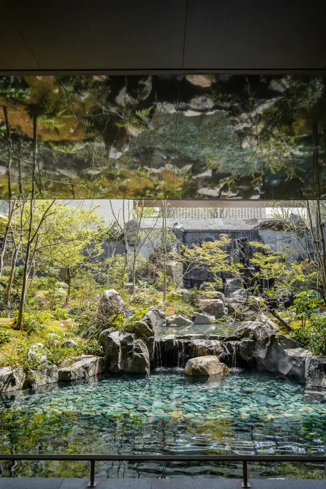 This hotel in Yixing is full of spring!