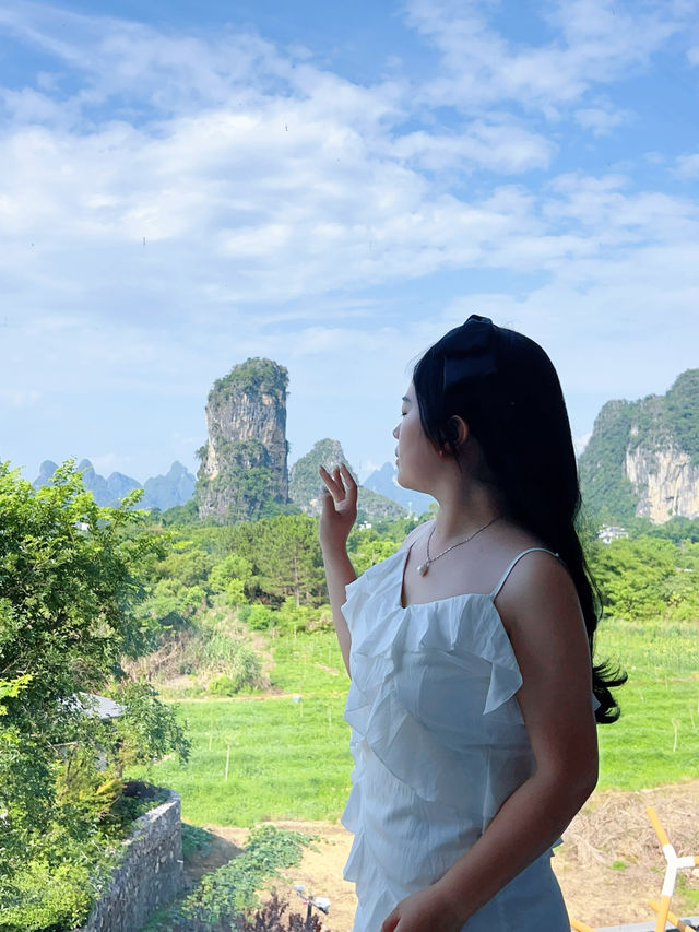 陽朔呢扇窗，讓我住進咗山水畫裏面