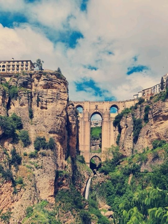 스페인 여행 필수 코스, 론다(Ronda)에서 느끼는 극적인 풍경과 역사​