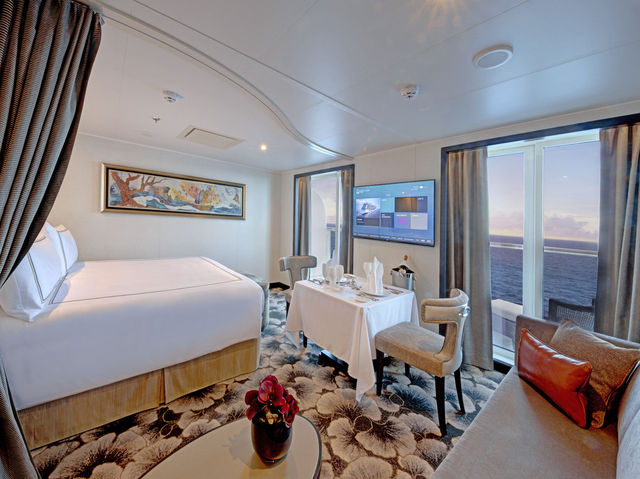 🚢 Summer Cruise Deal: Genting Dream Sailings from Singapore! ☀️🌴