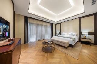 Qiaojia Hidden Gem｜New Chinese-style Courtyard Hotel, Turning Lakeside Wellness into Poetry!