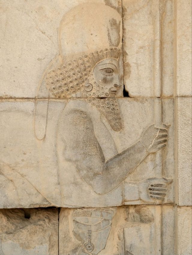 ✨Persepolis: Walking Among the Kings of Ancient Persia 🏛️🌄