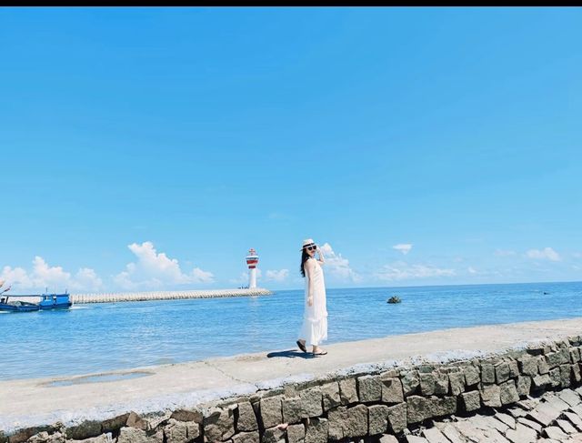 瓊海潭門任意門實拍！把整片「果凍藍」天空框進鏡頭裡