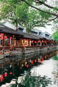 夜泊周莊 | 千盞紅燈入夢來，枕水而眠超治癒