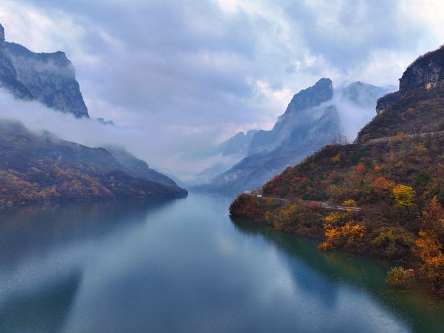 【秋染子房湖｜墜入山水畫裡的治癒時光】