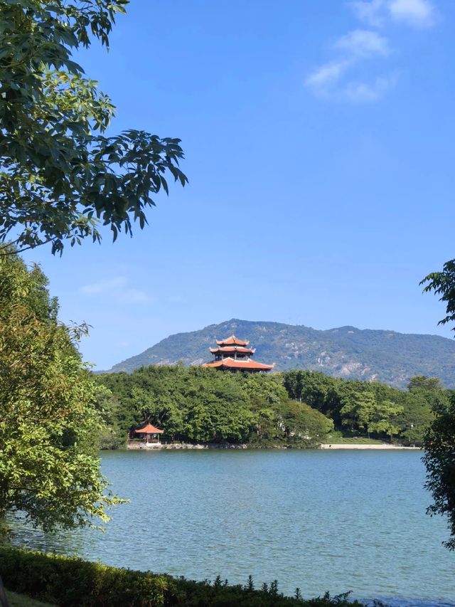 秘境小徑探湖之旅