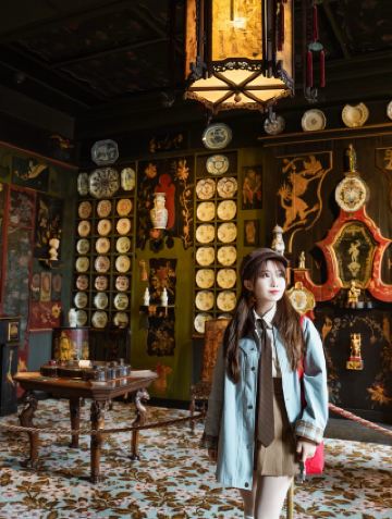 파리 푸아시 광장에서 우고의 동양 집착을 우연히 만나다