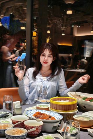 What's it like to dine at a restaurant along Beijing's central axis?
