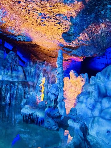 雅安の穴場秘境｜1600万年の龍門鍾乳洞、唯一無二の礫岩奇景を