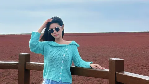 Red Beach sunset | A red love letter to the sea in autumn — traveler post in Panjin