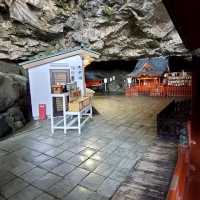 日本唯一建於懸崖上洞穴的神社-鵜戶神宮