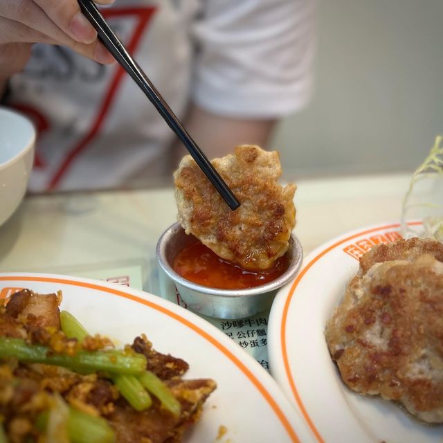 📍香港九龍灣｜公子茶座 · 地道新式茶餐廳🥤 超出色招牌煎肉餅