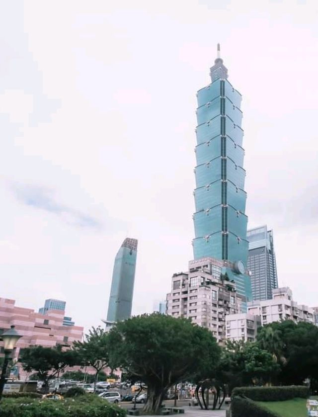 ✅️มุมถ่ายรูปกับตึก Taipei 101