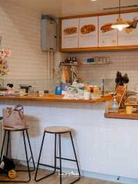 คาเฟ่น้องหมาปั๊กย่านจุฬา 🌱 The wrinkles Pug House