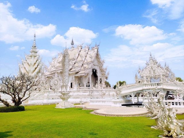 • วัดร่องขุน จังหวัดเชียงราย 🛖✨