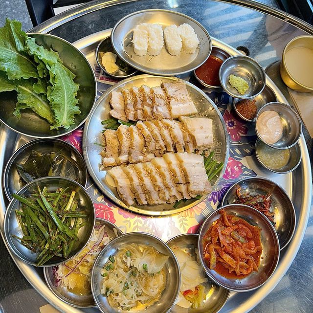 수원 인계동 나혜석거리의 신상맛집! 보쌈이 맛있는 “완미족발”