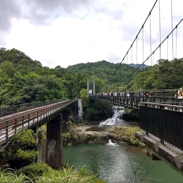 น้ำตกซือเฟิ่น (Shifen Waterfall)