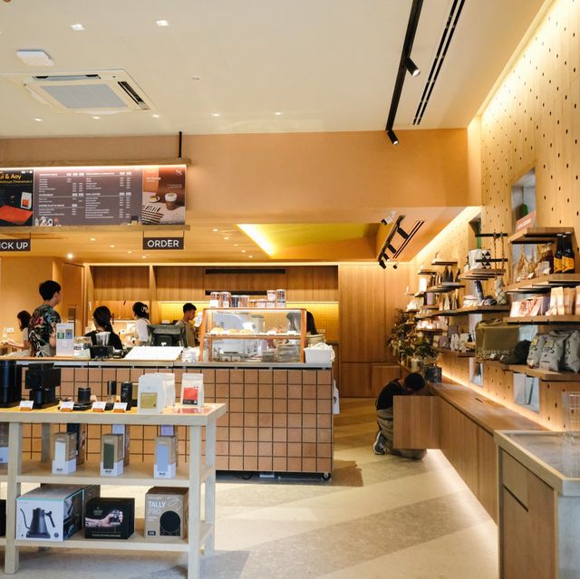 Roots at Ratchathewi คาเฟ่ทำเลดี ติด BTS ราชเทวี 