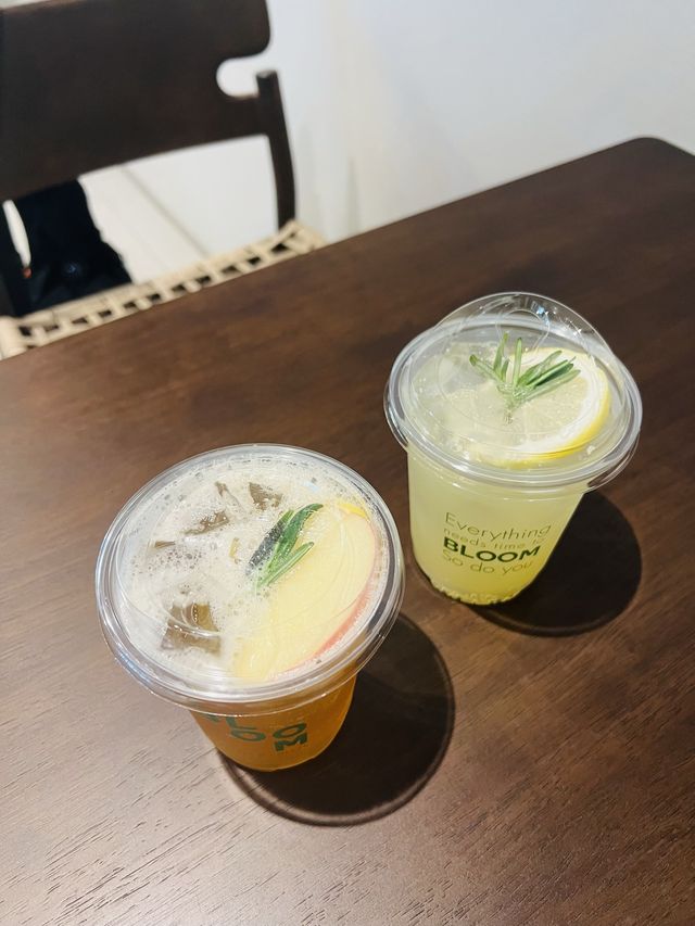 Bloom Dining คาเฟ่ขนมอร่อย ถ่ายรูปสวย ย่านพระราม 9