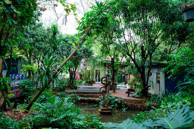 สวนซ่อนศิลป์ Secret Art Garden 