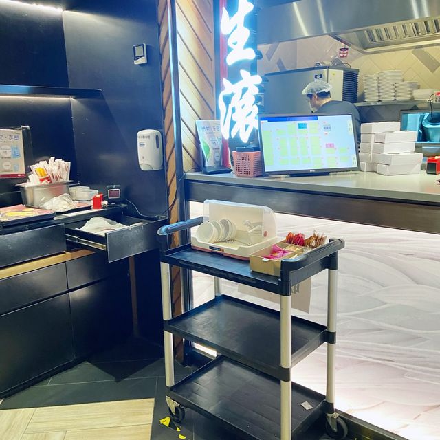 花生醬叉燒腸加生滾雞肉腸粥， 正！
