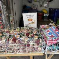 The market that train passing by Maeklong St