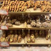 【大阪・梅田】イートインもできる老舗パン屋さん