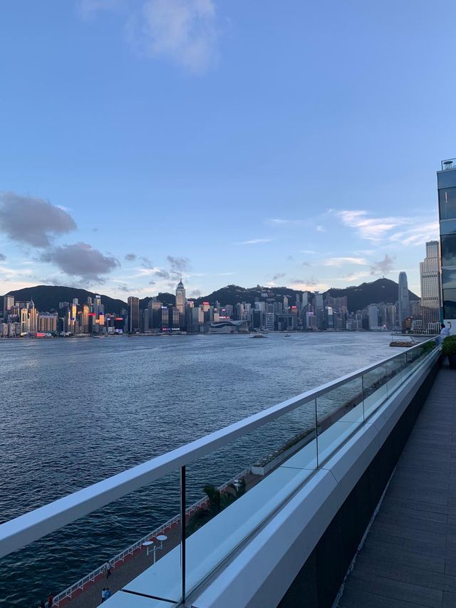 香港網紅打卡酒店嘉里酒店 超靚泳池日出