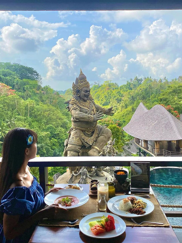 3단 수영장의 클라스를 보여주는 🇮🇩발리 필수 리조트🇮🇩