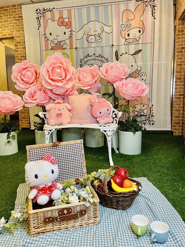 Hello Kitty Cafe