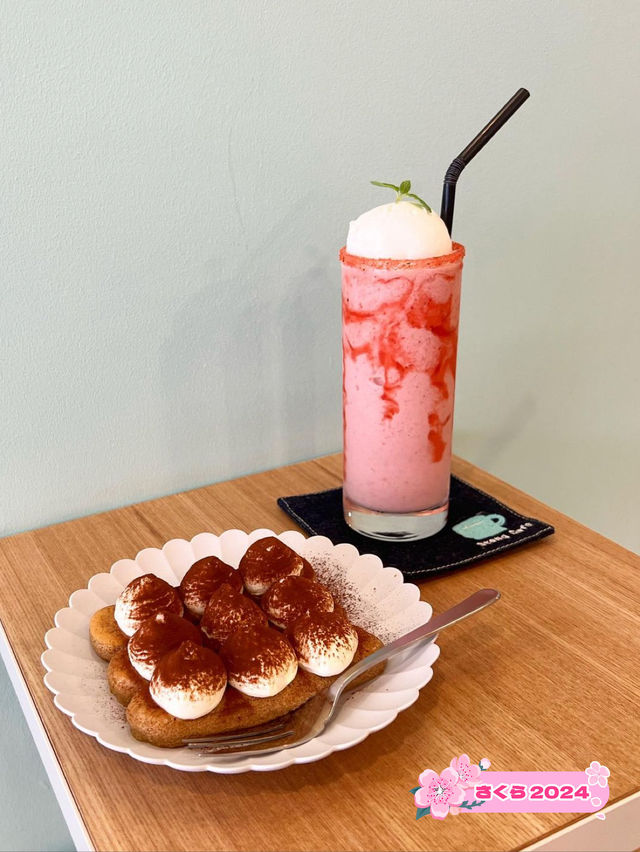 【福岡カフェ】春を感じるいちごスイーツと絶品ティラミス
