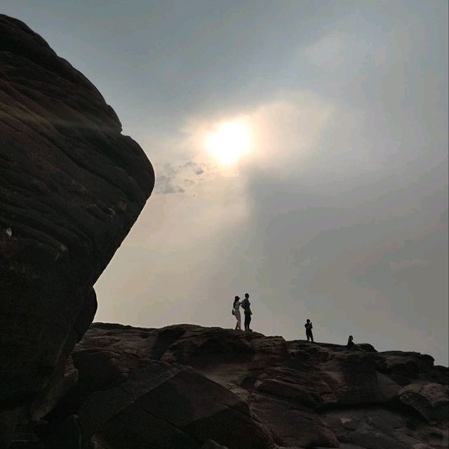 สามพันโบก