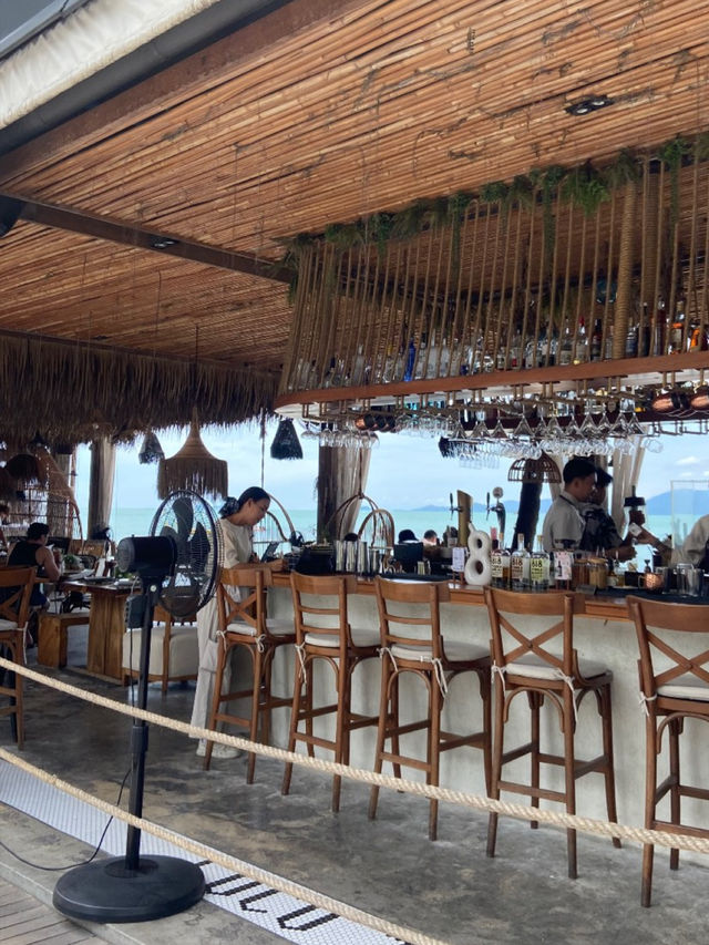 “Coco Tam” เช็คอินร้านดังบนเกาะสมุย 🌴